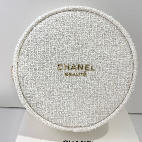 Chanel cosmetic bag - Picture 2 of 12